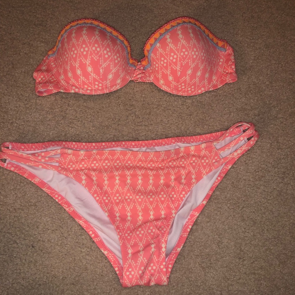 Victoria’s Secret bathing suit set